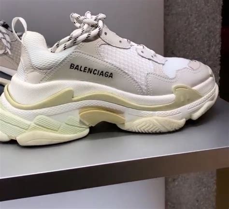 balenciaga boty fake